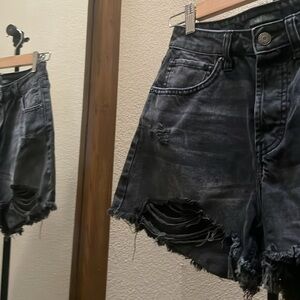 High rise curvy shorts distressed